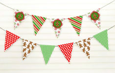 Christmas Garland Printable MollyMooCrafts Free